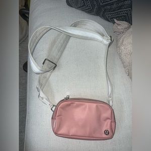 Mini lululemon belt bag - pink